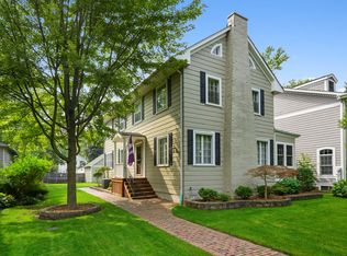 1086 Cherry St, Winnetka, IL 60093