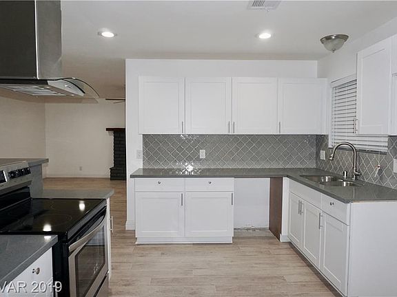 3rd image of 4935 Idaho Ave
