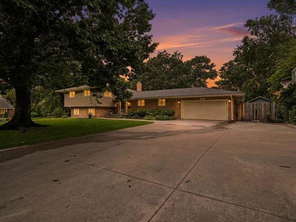 1851 Virginia Dr, Manhattan, KS 66502