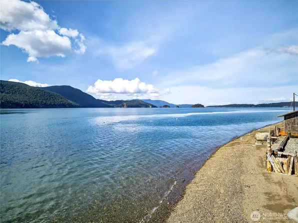 5132 West Shore Road, Anacortes, WA 98221