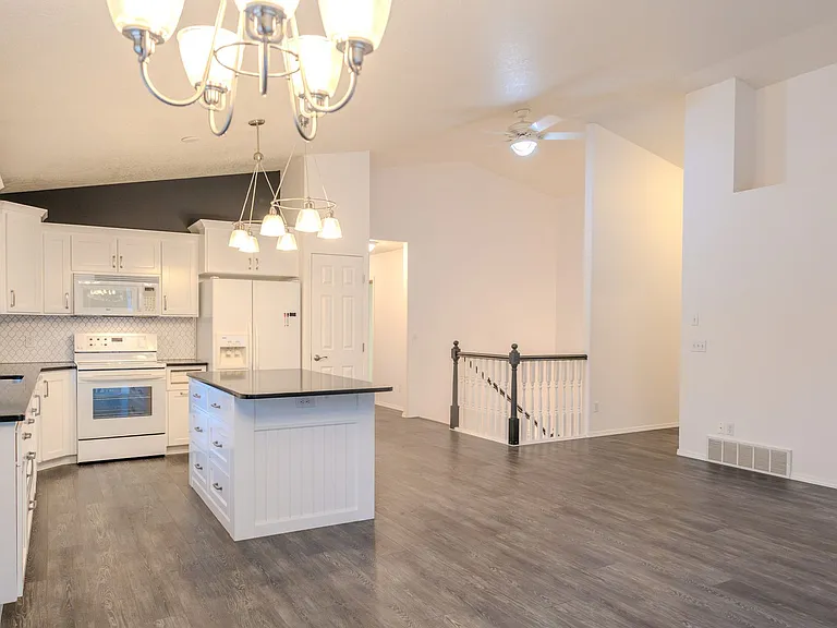 217 S Coho Rd — Photo 4