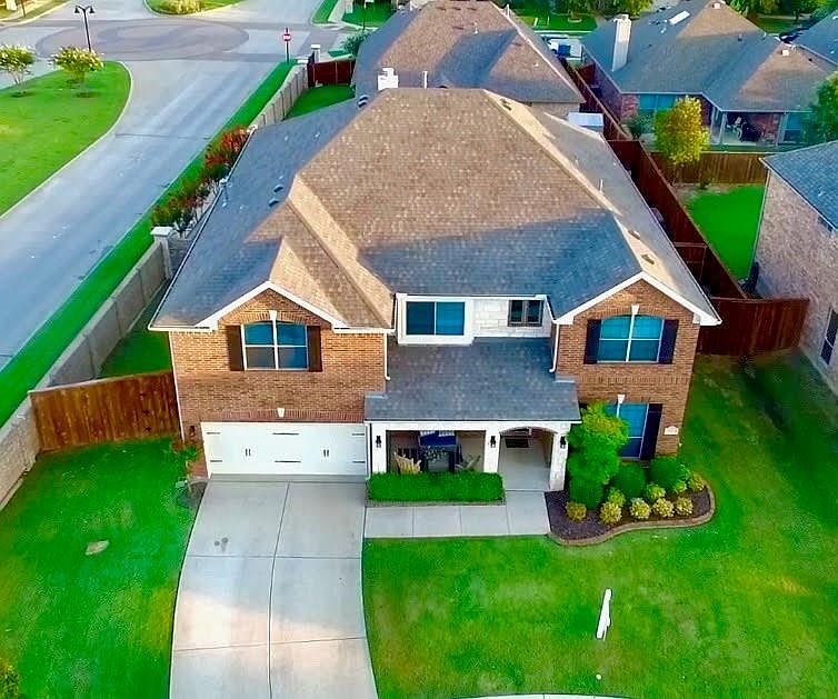1st image of 401 Sodbury Ct
