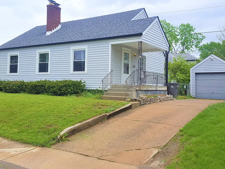Front and Driveway/Garage