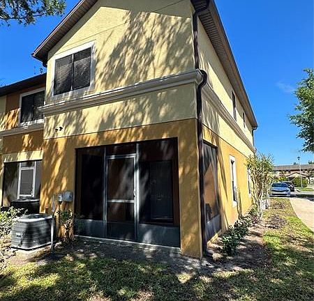 3rd image of 2111 Trillium Park Ln