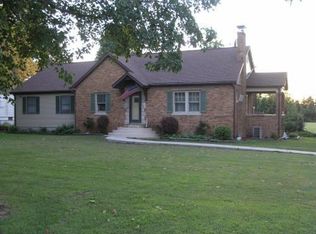 8573 Triple Lakes Rd, Dupo, IL 62239