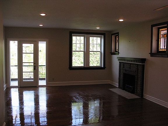 5th image of 4534 Shenandoah Ave