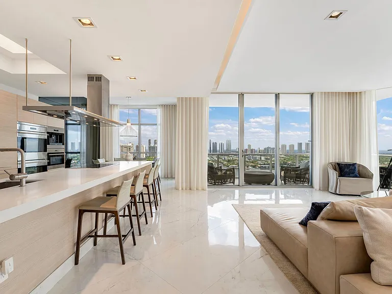 17301 Biscayne Blvd #Penthouse 7 — Photo 15