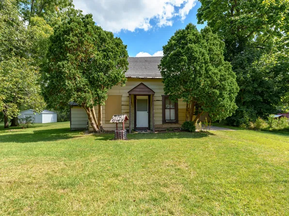 22470 Bedford Rd N, Battle Creek, MI 49017
