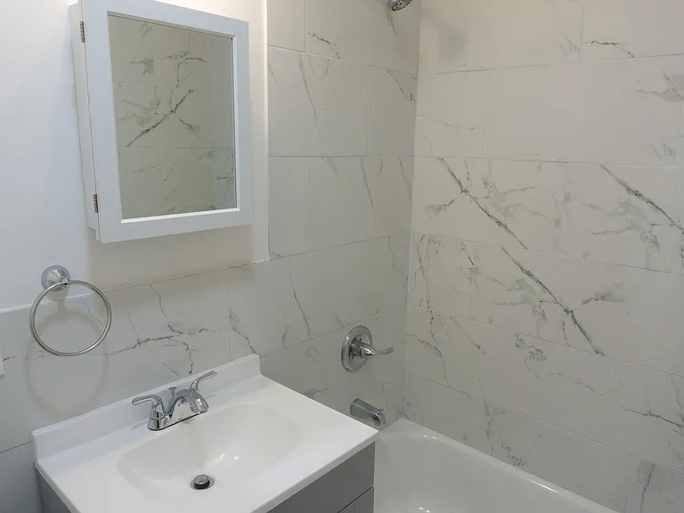 576 Newark Ave #1R — Photo 10