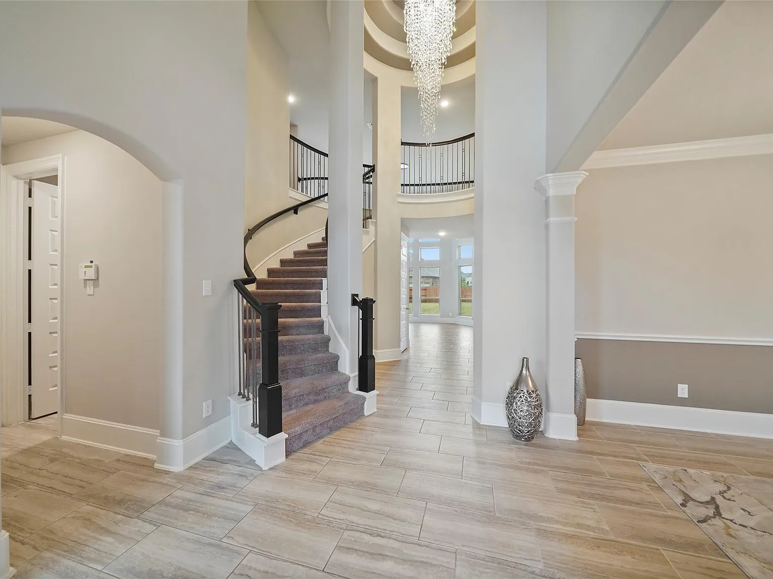 4 bed, 3.5 bath, 3350 sqft, $3,700 — Photo 2