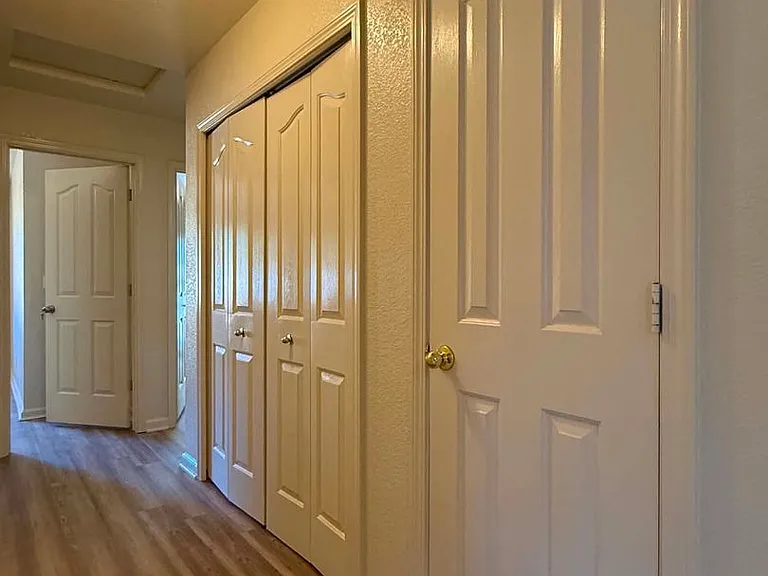 155 Derek Dr — Photo 9