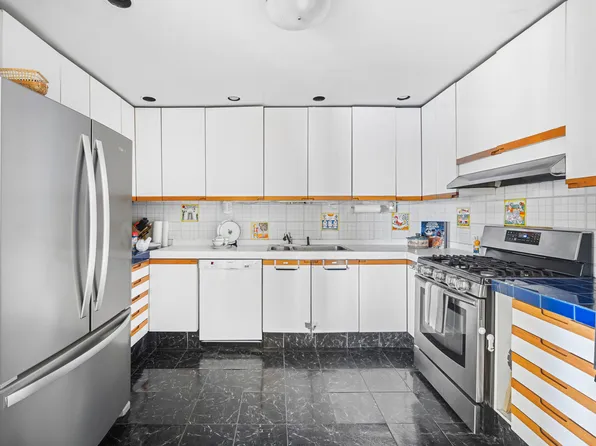 33 East End Avenue image 4 of 10