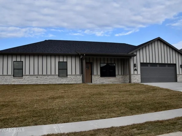 16600 Klinton Dr, Boonville, MO 65233