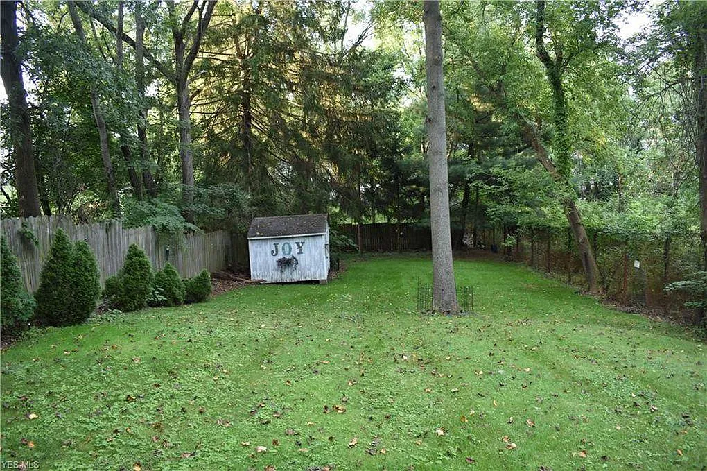 254 Virginia Ave — Photo 2