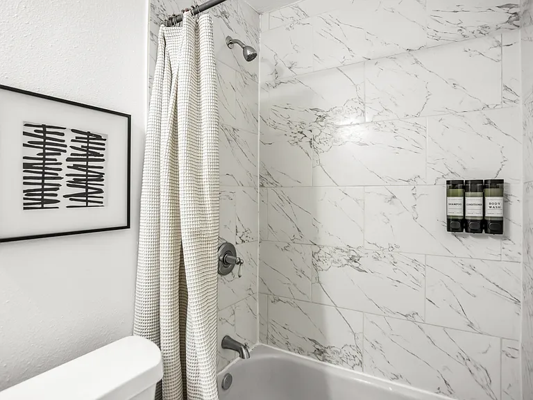 2737 Stuart Dr #2 — Photo 32