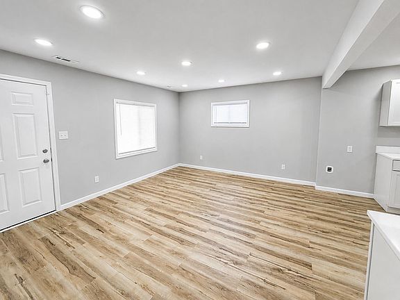 2nd image of 1817 Central Dr