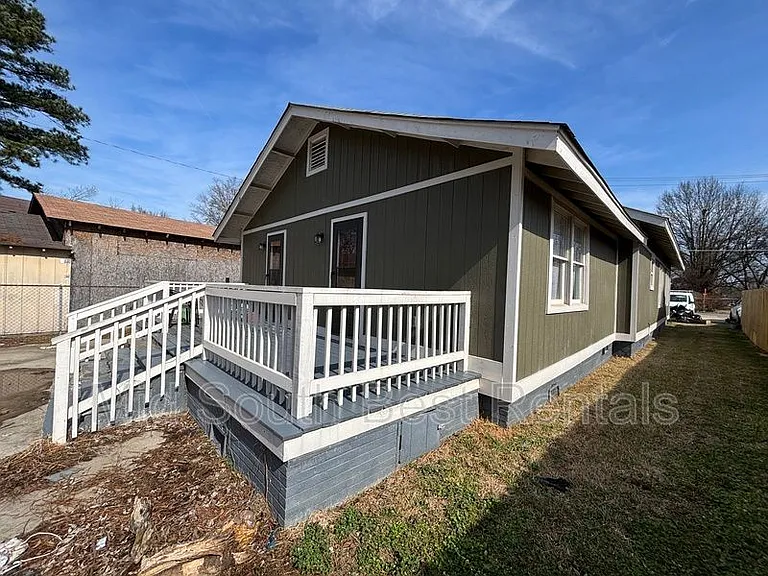 4202 Alma St — Photo 8