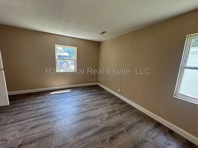 435 N 38th St — Photo 6