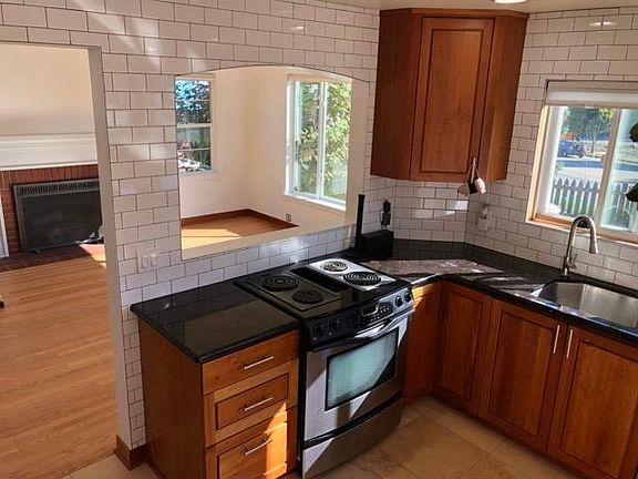 Kitchen facing LR