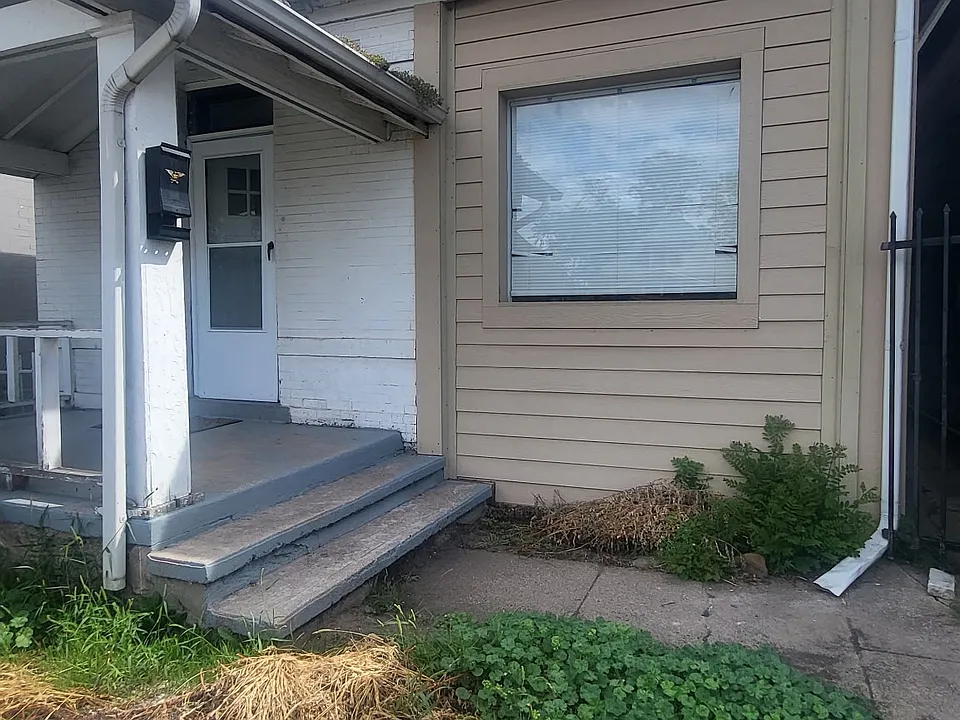 4416 Josephine St