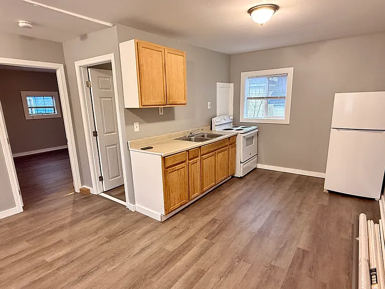 79 Willow St #2 — Photo 2