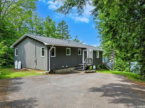 2nd image of 448 Yoho Lake Rd