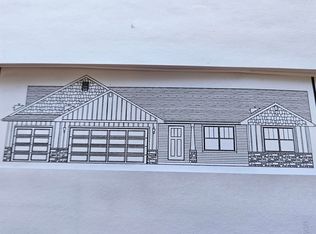 440 Ironwood Dr, Poplar Grove, IL 61065