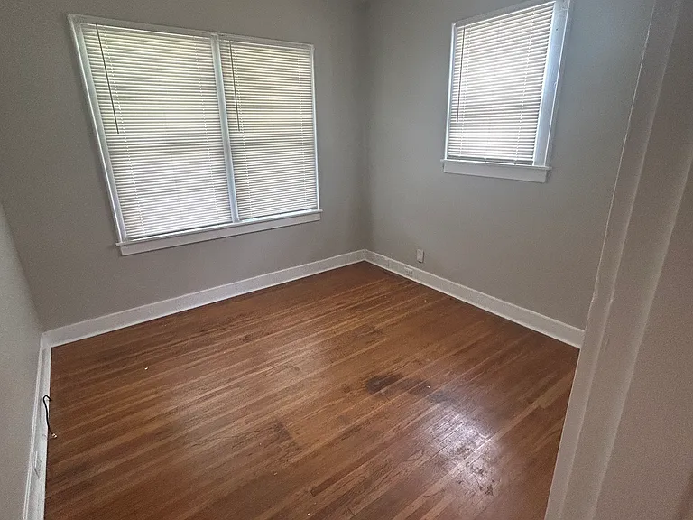 526 E Barbee Ave — Photo 8