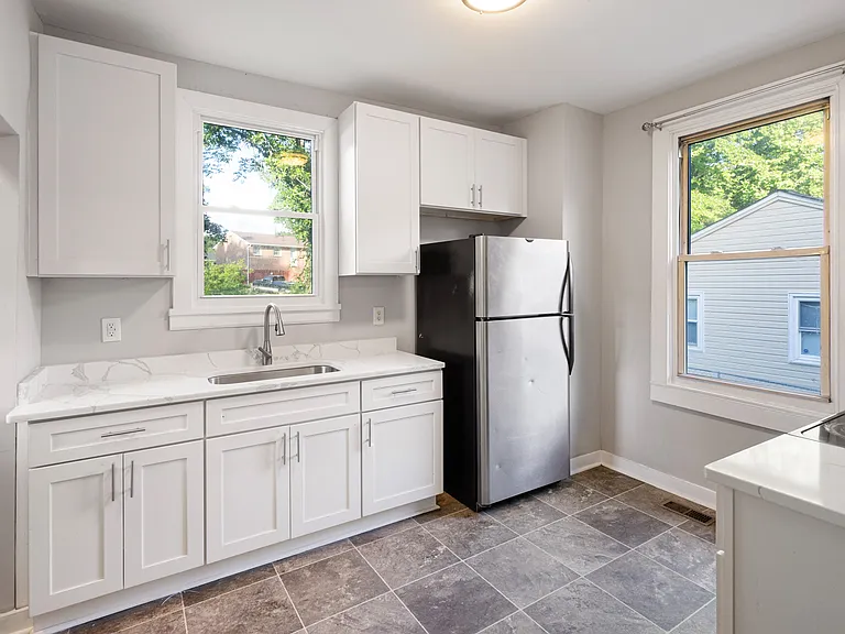 465 Terrace Ave — Photo 5