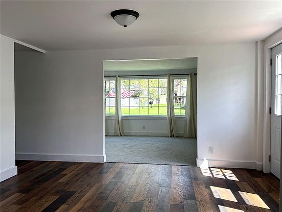 4th image of 51 Mechanic St
