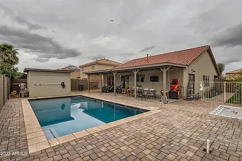 8133 W Hatcher Rd — Photo 5