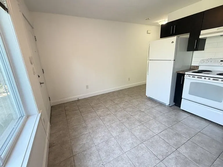 2629 Pandora St #BASEMENT WEST — Photo 5