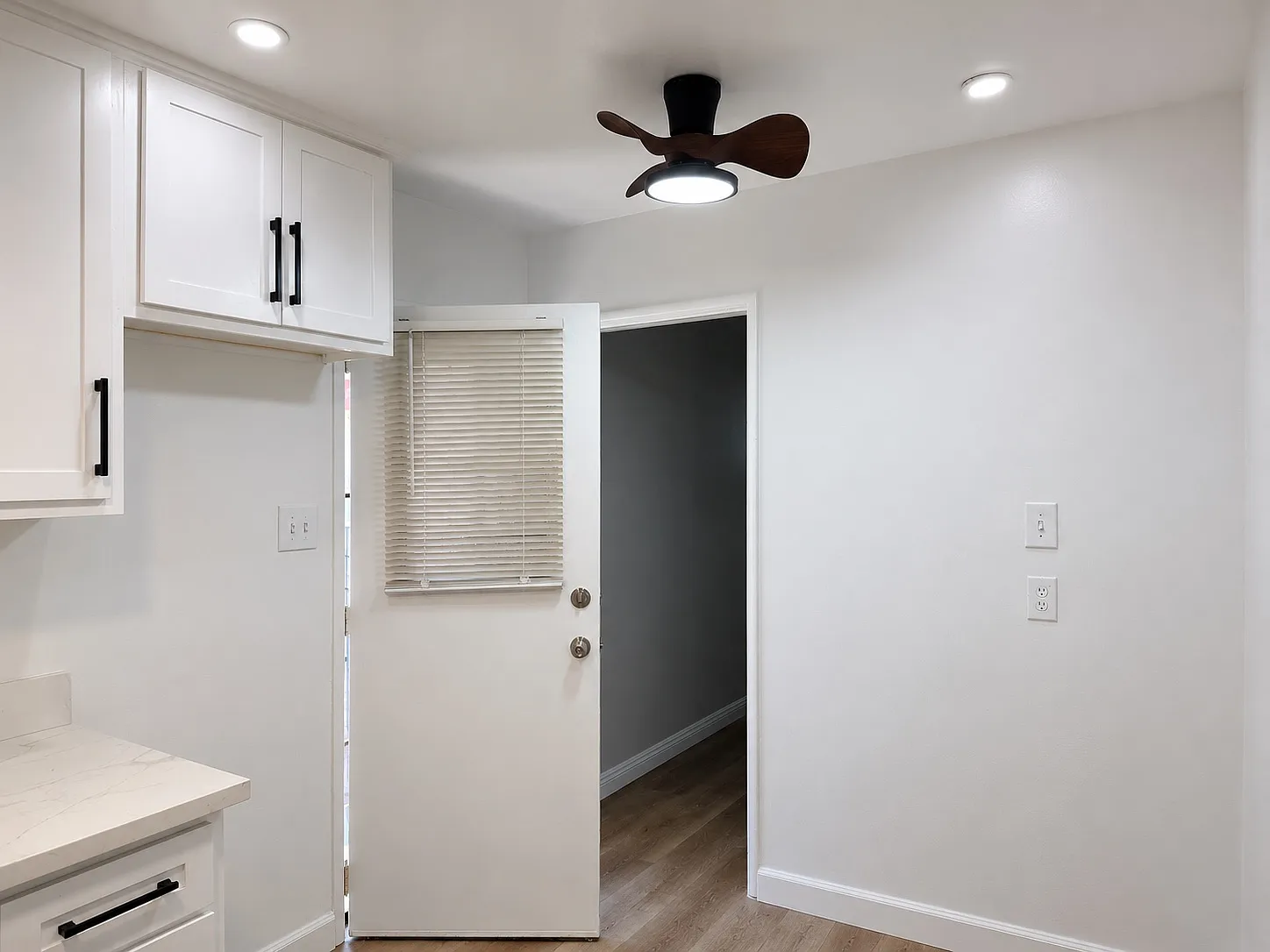 3 bed, 1020 sqft, $3,750 — Photo 4