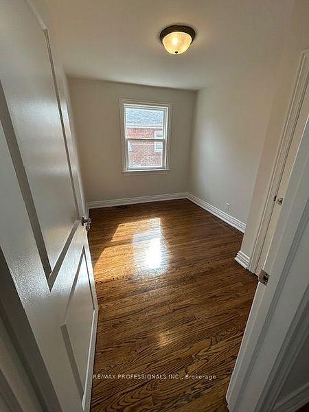 Toronto House for rent - 4 Bedrooms — photo 13