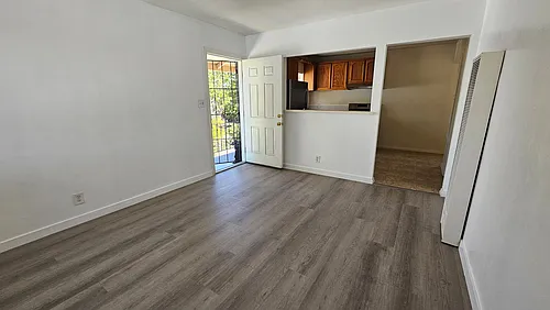 2522 2522 1/2mlancaster Ave Photo 1