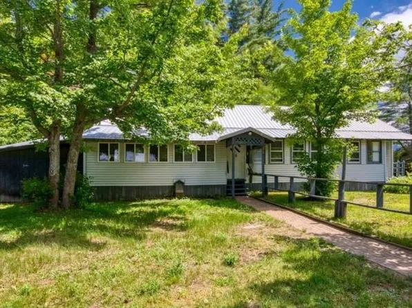 34 Averyville Ln, Lake Placid, NY 12946