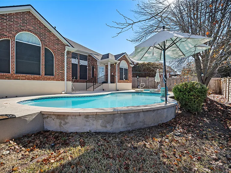2112 Bandera Path — Photo 31