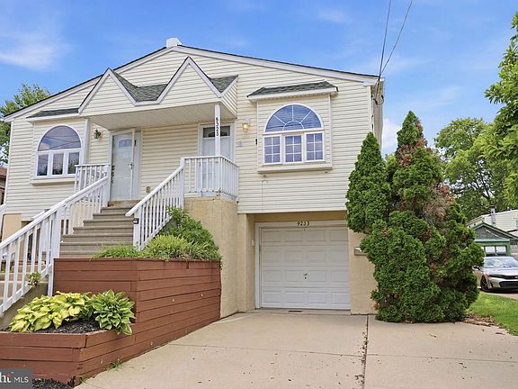 2nd image of 9223 Marsden St