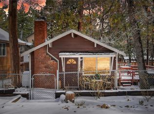 431 Cedar Ln, Sugarloaf, CA 92386