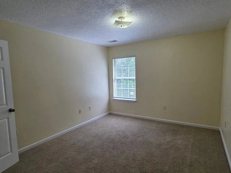 1118 Towne Park Dr — Photo 15