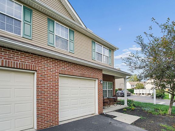 4th image of 1177 Park Dr #104