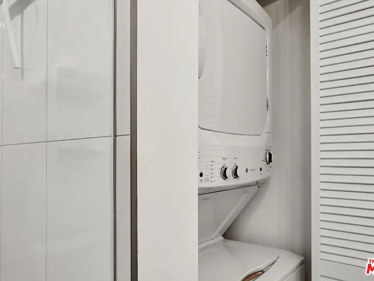 7300 Franklin Ave #346 — Photo 13