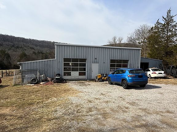 2nd image of 2320 Swindell Hollow Rd