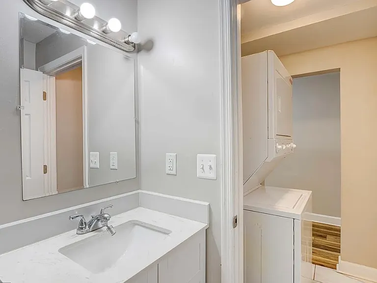 712 Winston Ave #1 — Photo 9