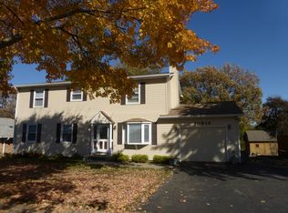 10810 Bonnie Brae Rd, Huntley, IL 60142