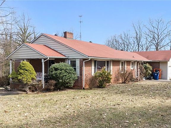 3rd image of 5695 Reynolda Rd