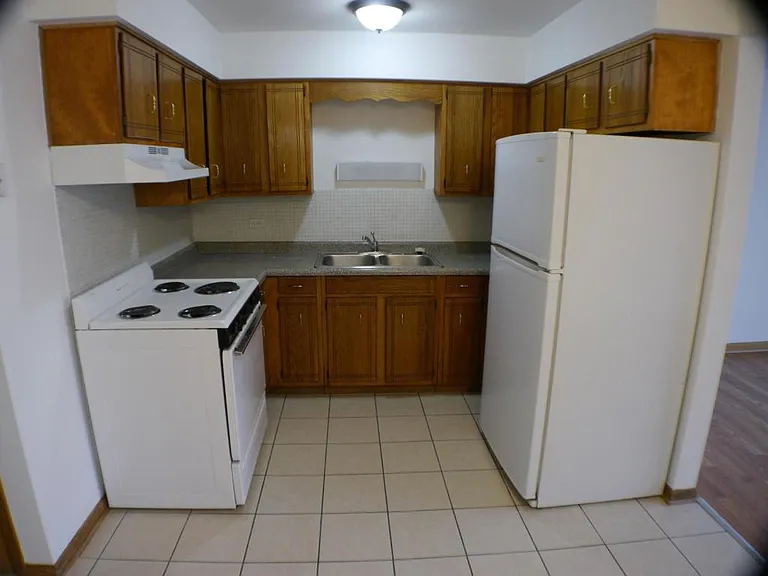 11945 S Hamlin Ave #2B — Photo 2