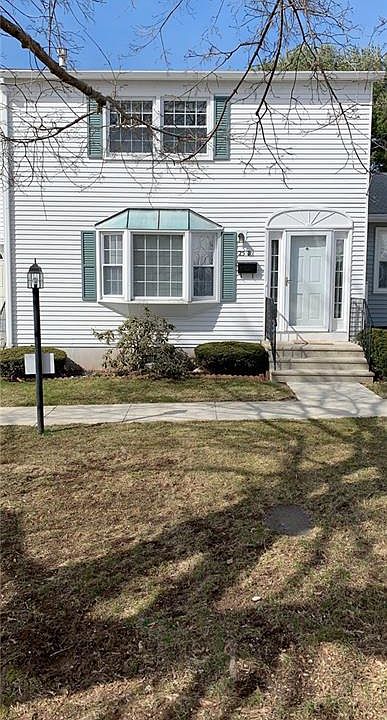1st image of 25 Esquire Dr Unit B