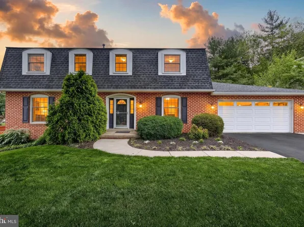 805 Cortleigh Dr, York, PA 17402