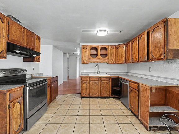 4th image of 1612 W Brown St